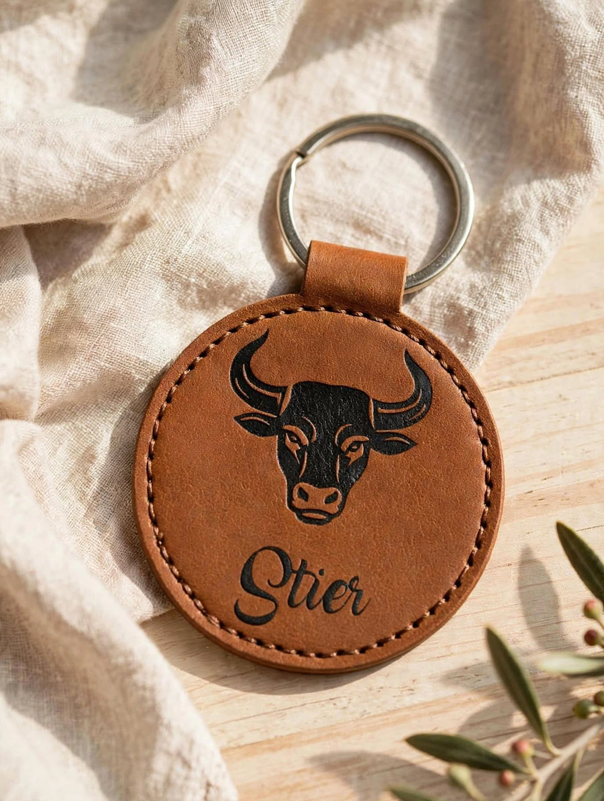 Schlüsselanhänger Sternzeichen Stier Cognac mit Geheimfach - handgemacht Hämikon